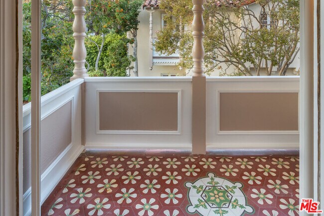 Building Photo - 1930 Rodney Dr