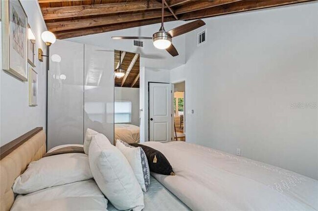 master - 1208 E Hamilton Ave