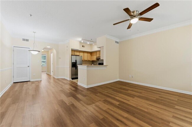 Building Photo - 245 Amal Dr SW
