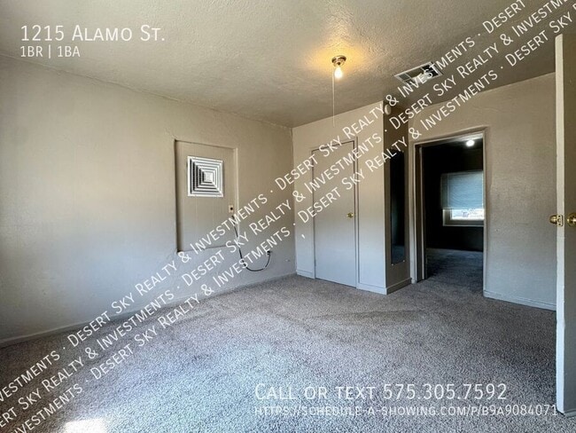 Building Photo - 1215 Alamo St