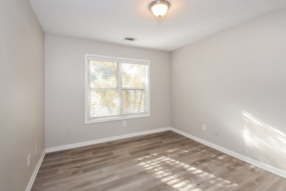 Building Photo - 655 Simon Ive Dr
