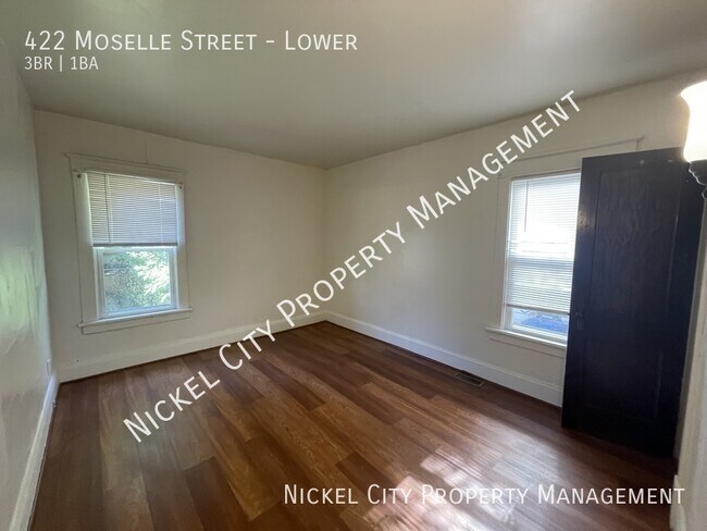 Building Photo - 422 Moselle St