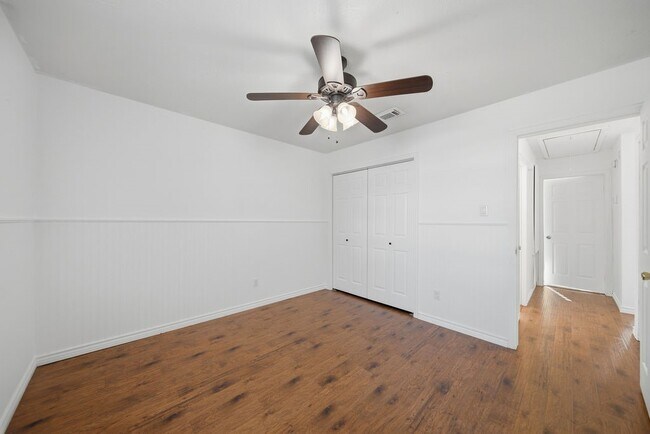 Building Photo - 2805 Pickett Dr