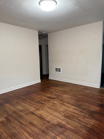 Building Photo - 1042 8th St NW