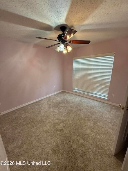 Building Photo - 11267 River Bend Dr