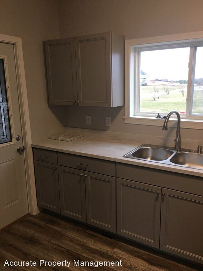 Building Photo - 3 br, 2 bath House - 4979 N 550 E