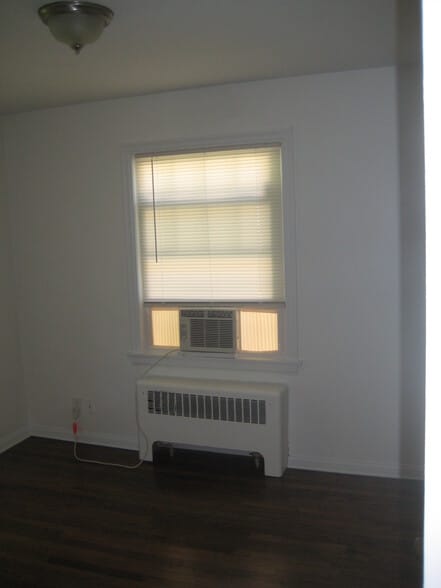 Bedroom 2 pic 1 - 5711 Whitney Ave