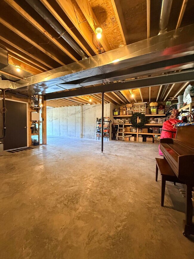 Building Photo - 227 Paradigm Dr