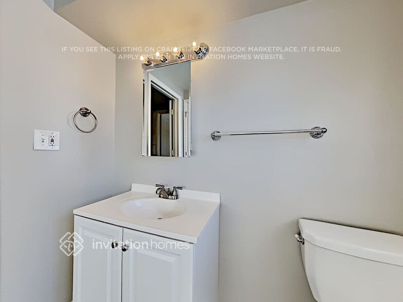 Building Photo - 13581 Sheridan Blvd