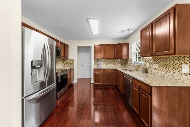 Building Photo - 7020 Timber Oak Dr
