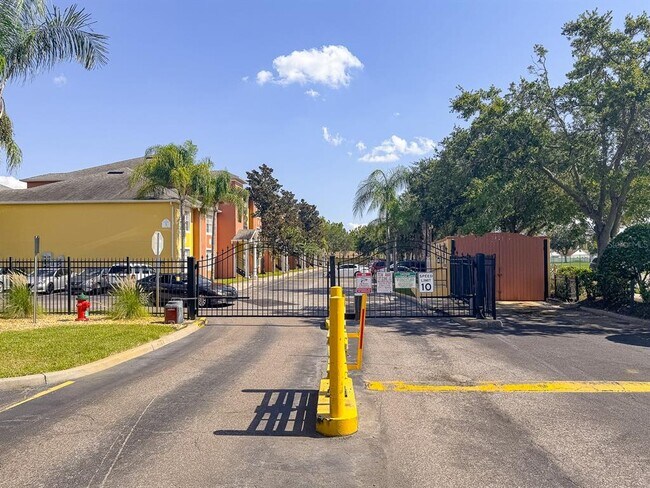 Building Photo - 10873 Windsor Walk Dr