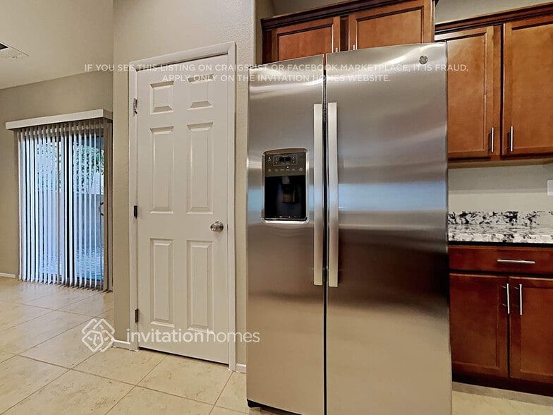 Building Photo - 9615 Vega Carpio Ave