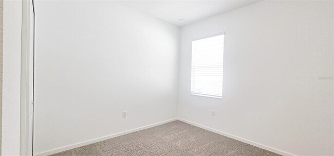 Building Photo - 429 Silver Palm Dr