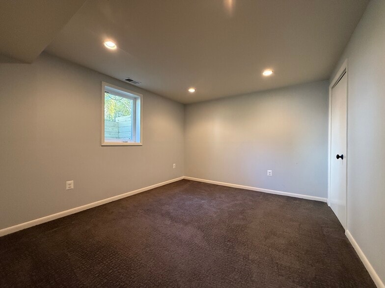 Bedroom 1 - 5336 Wapakoneta Rd