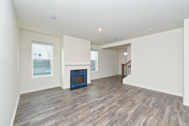 Building Photo - 5373 Bellflower Hls