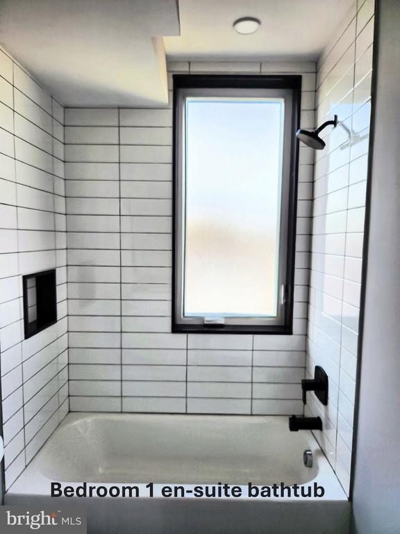 Building Photo - 1915 H St NE