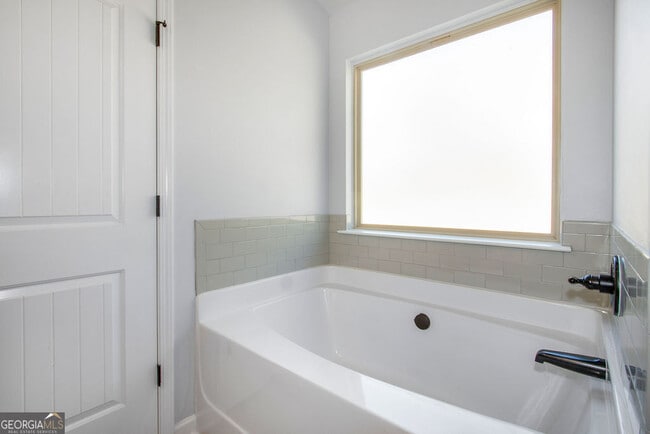 Building Photo - 130 Enon Mill Ln