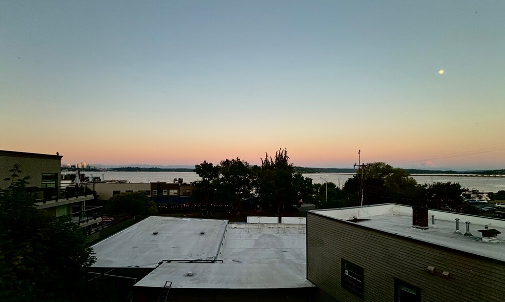 Building Photo - 110 Erie Ave