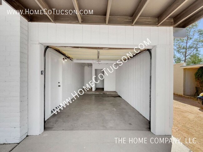 Building Photo - 3512 S Chesin Dr