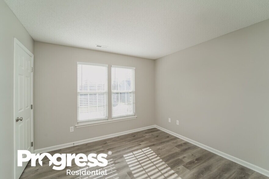 Building Photo - 2454 Saguaro Ln