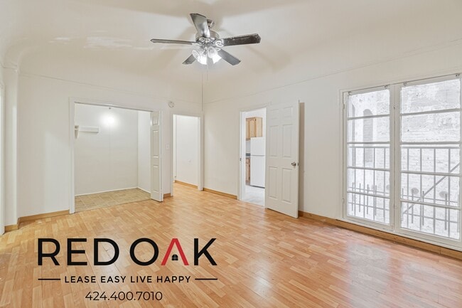 Building Photo - 400 S Kenmore Ave