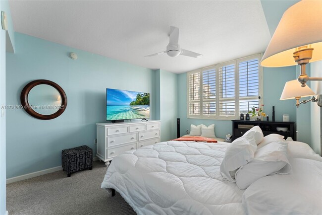 Building Photo - 610 W Las Olas Blvd