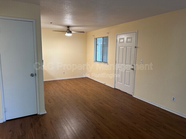 Building Photo - 1019 Dornajo Way