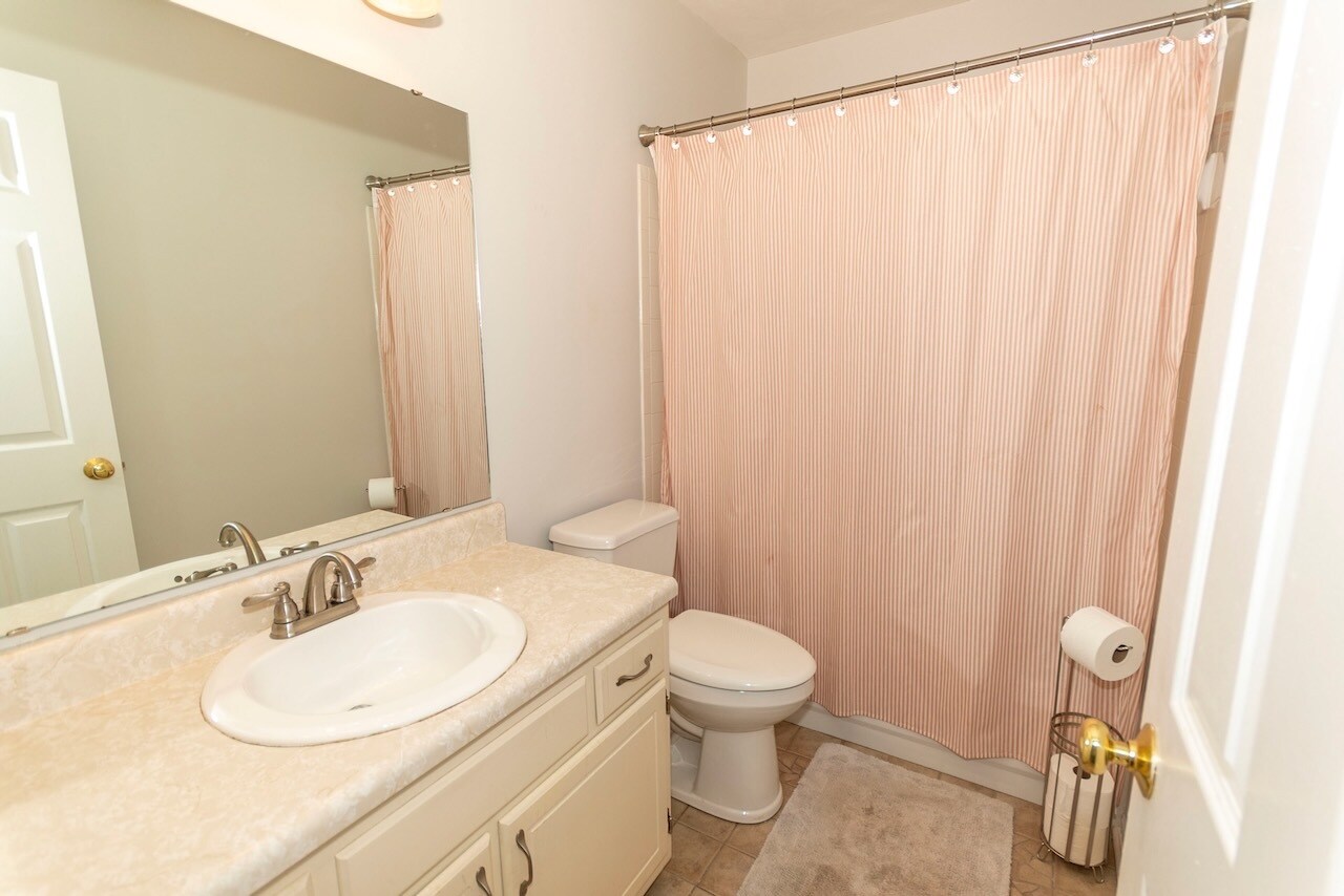 Building Photo - 2429 Avenham Ave SW