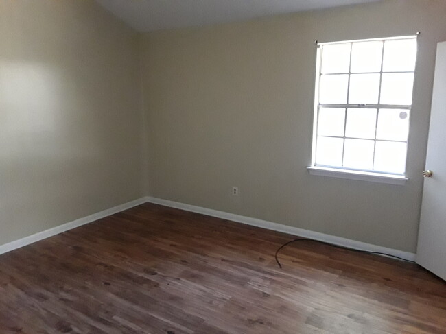 Master bedroom - 5026 Oak Creek Dr