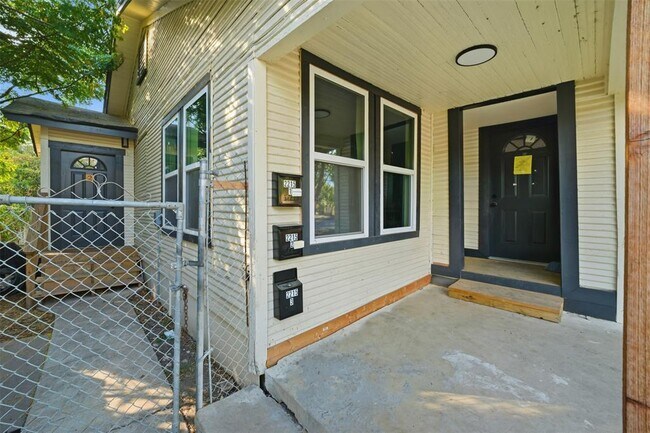 Building Photo - 1 N Elmendorf St