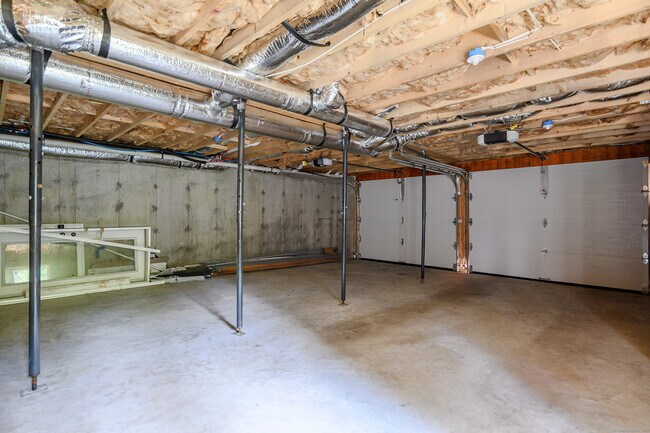 Building Photo - 7 Lamont Rd