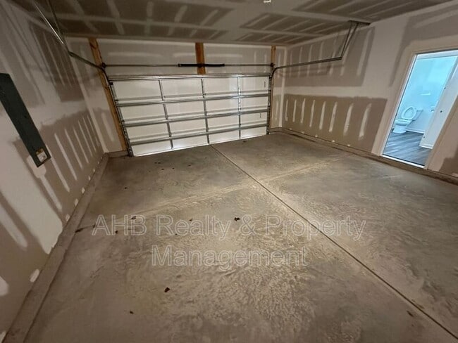 Building Photo - 379 Shiloh Wy
