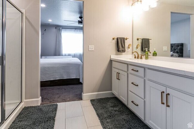 Building Photo - Awesome upgraded House w 2 car attached