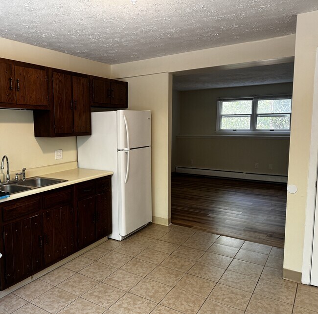 Building Photo - Briarwood 10