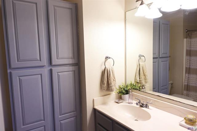 Bathroom #1 - 4000 Lake Beau Pre Blvd