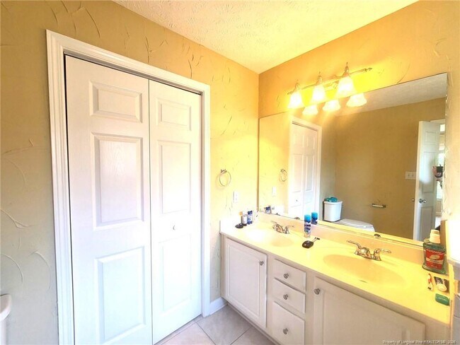 Building Photo - 1761 Renwick Dr