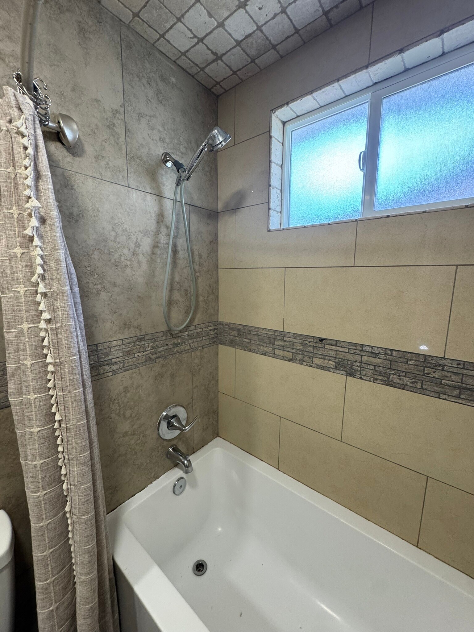 Building Photo - 2203 Voorhees Ave