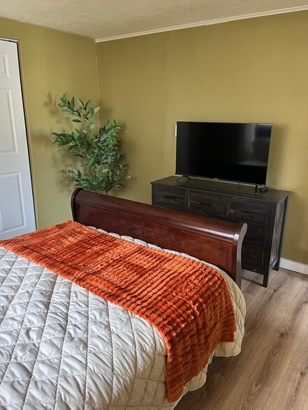 Building Photo - 3 Hayer St