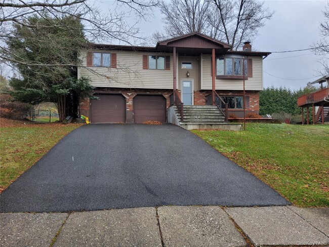 Primary Photo - 8 O Sullivan Ln