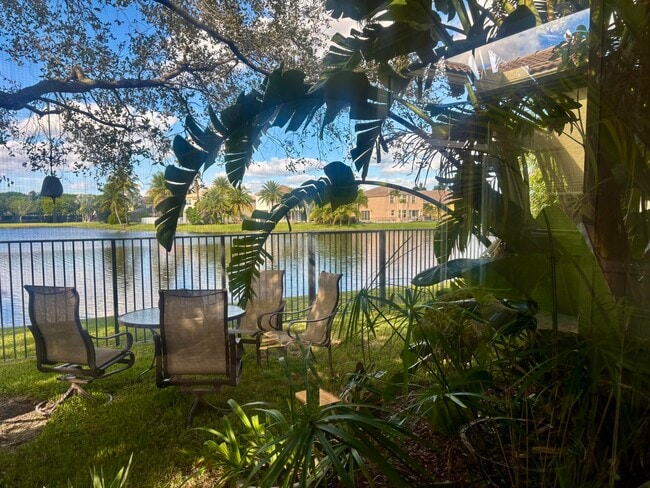 Building Photo - 2333 Waburton Terrace