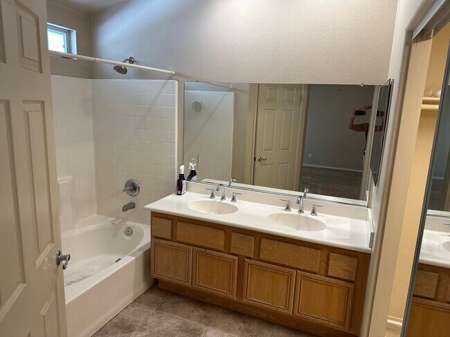 Building Photo - 79900 Independence Way