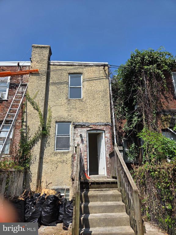 Building Photo - 5456 Spruce St