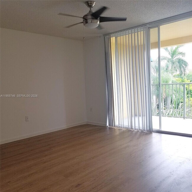 Building Photo - 19999 E Country Club Dr