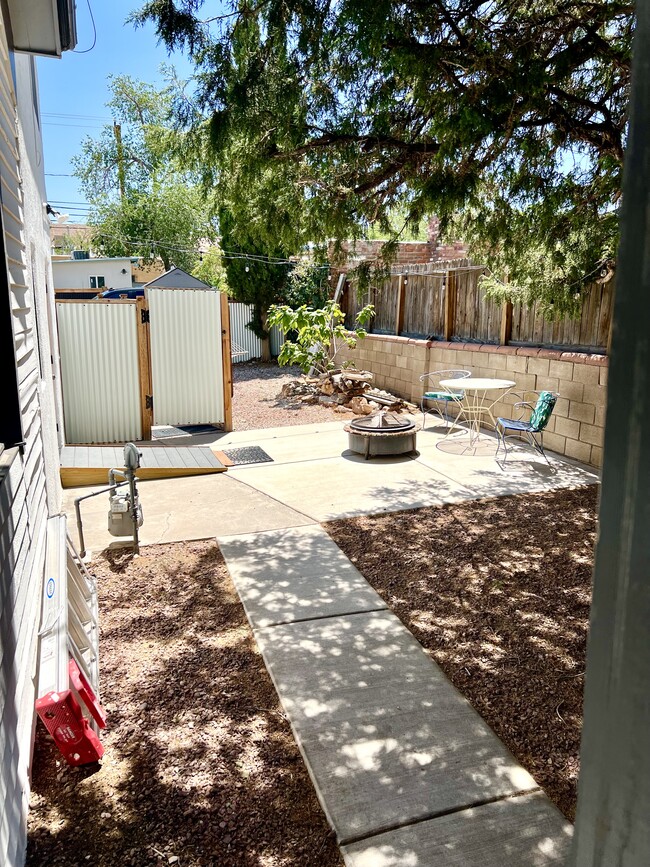 Building Photo - 120 Arno St SE