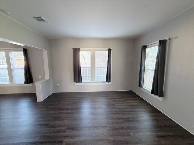 Building Photo - 1401 Edison St