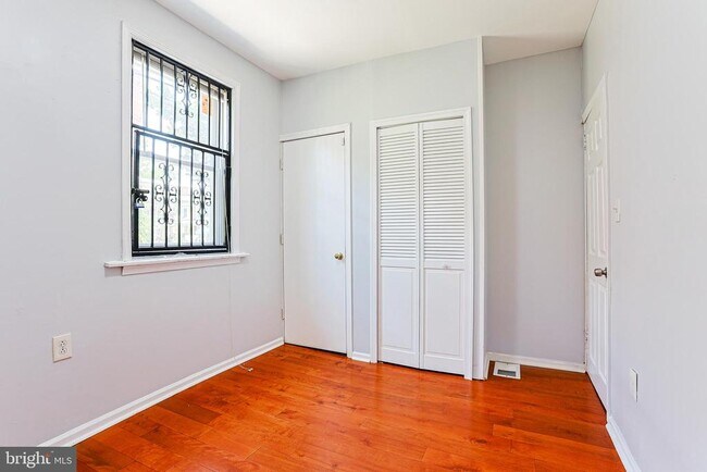 Building Photo - 2103 E Chelten Ave