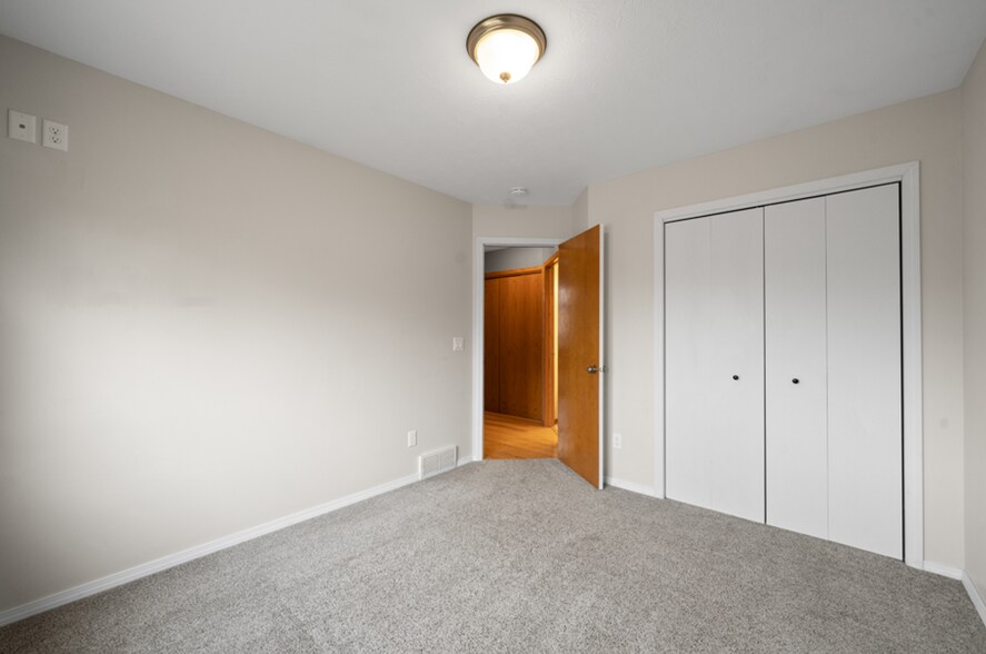 Building Photo - 1202 E 61st St