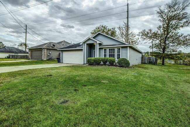 Building Photo - 406 Woodlake Dr