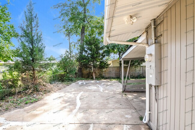 Building Photo - 8308 Hildesheim Ave