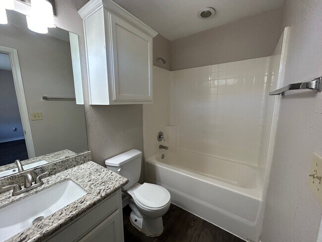 Building Photo - 2507 Pascal Ct